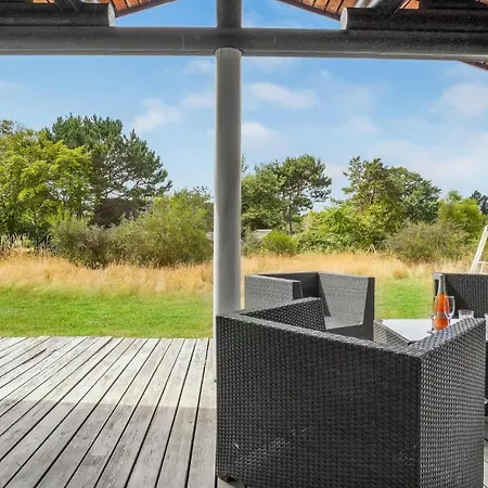 Holiday home In With House Sea View